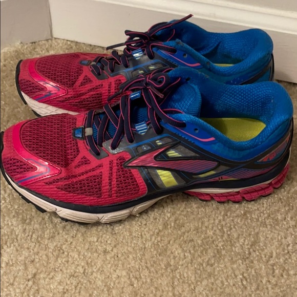 Running shoes - Picture 2 of 2